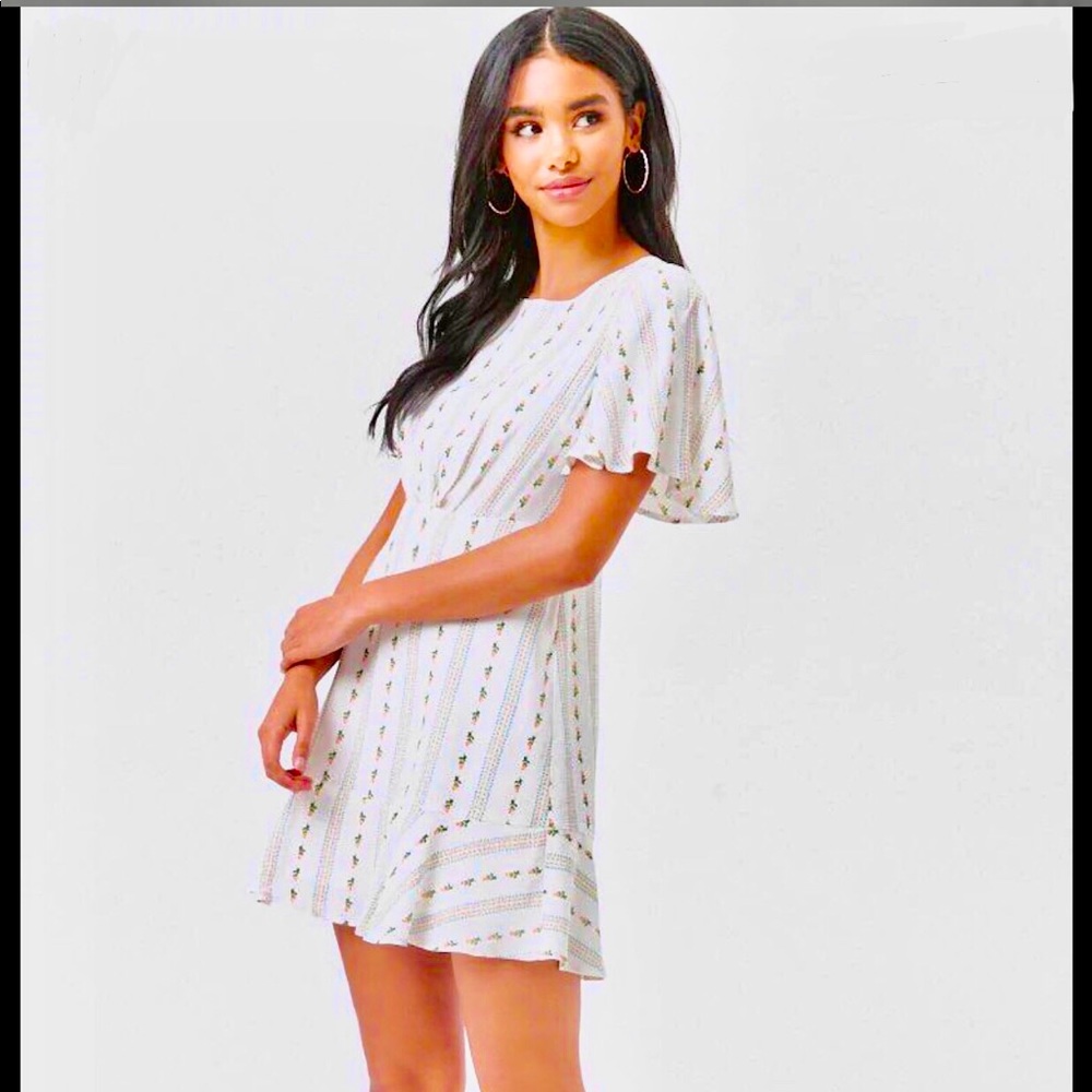 🌹Forever 21 White Dress Mini Floral Design